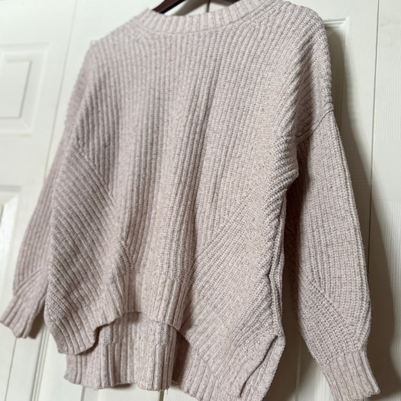 American Eagle Oversized Cream Knit Sweater - Picture 3 of 8